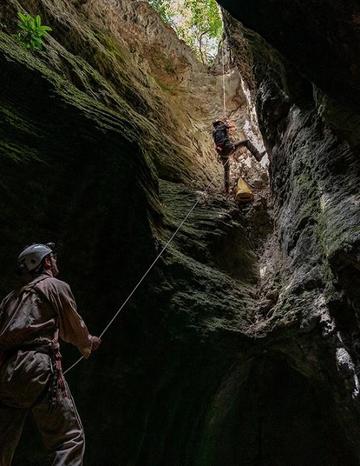 the pppg cavers explore a new cave in gorongosa national park photo p nasrecki